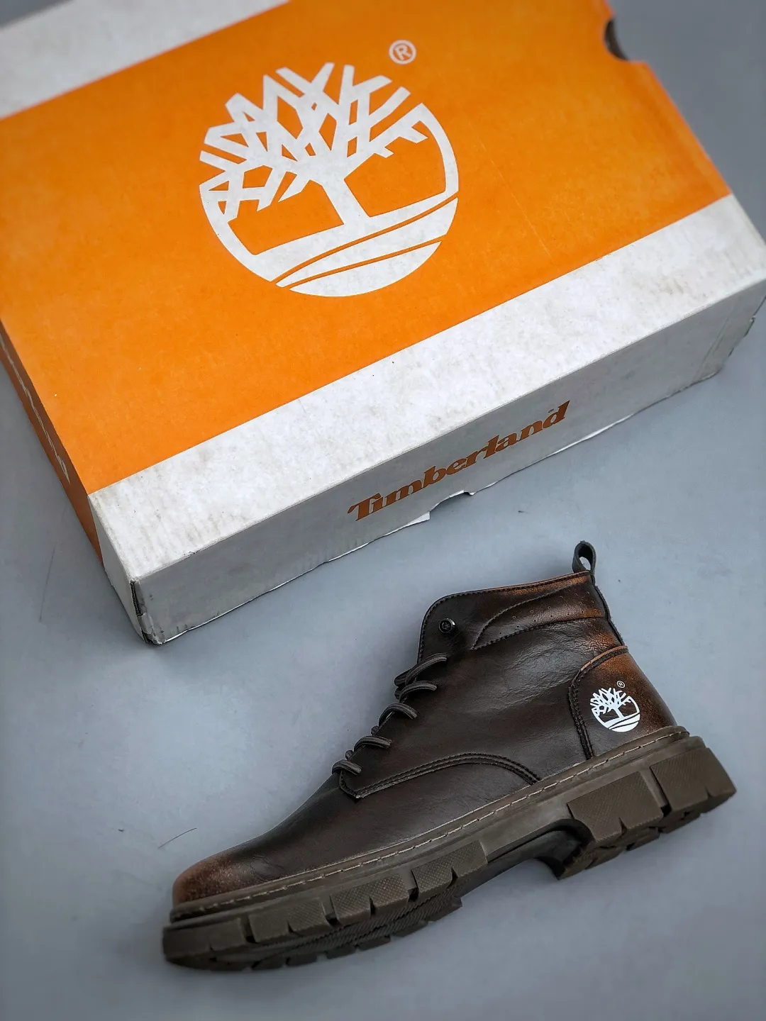 Local pick-up💰 520 supports store Timberland/Timberland classic 25ss new high-top (plus velvet) classic re-creation, brand new upgrade, Guangdong factory quality, original box and original packaging. The fabric is made of Italian top-grade frosted cowhide, with anti-odor and anti-corrosion genuine leather latex insoles to give you a perfect wearing experience. High-quality and durable, a must-have for sportsmen. Specially designed to treat those who are not handsome. High-quality and first-class foot feel. Exclusive supply. Official item number: TB23066 Size: 39 40 41 42 43 44
